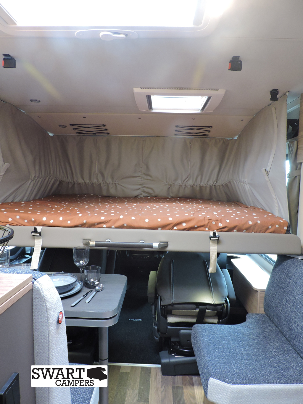 Weinsberg CaraCore 700 MEG, Automatic Single beds Pull-down bed 4 people photo: 20