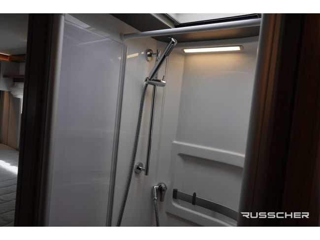 Hymer BMC i 680 170Pk Automaat. | Levelsysteem | Maxxfan | Dakairco | Lithium accu foto: 14