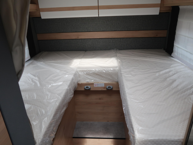 Dethleffs Just Camp T 6812 EB 165 PS MIT HUBBETT Foto: 7