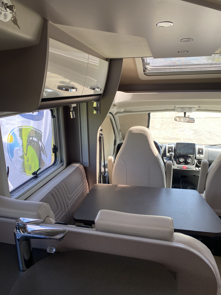 Bürstner AUTOMAAT Lyseo Harmony Line 690 G Half-integraal, Motor-airco, Enkele-bedden, Hefbed, Garage, Halve-treinzit, Draaistoelen, Bj. 2021 Marum  foto: 14