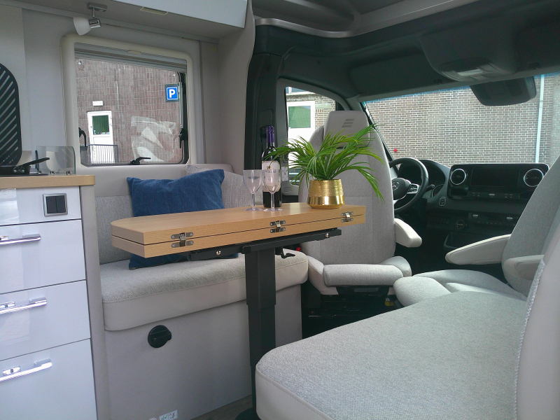 Hymer Tramp S 685 Als nieuw! super compleet  foto: 1