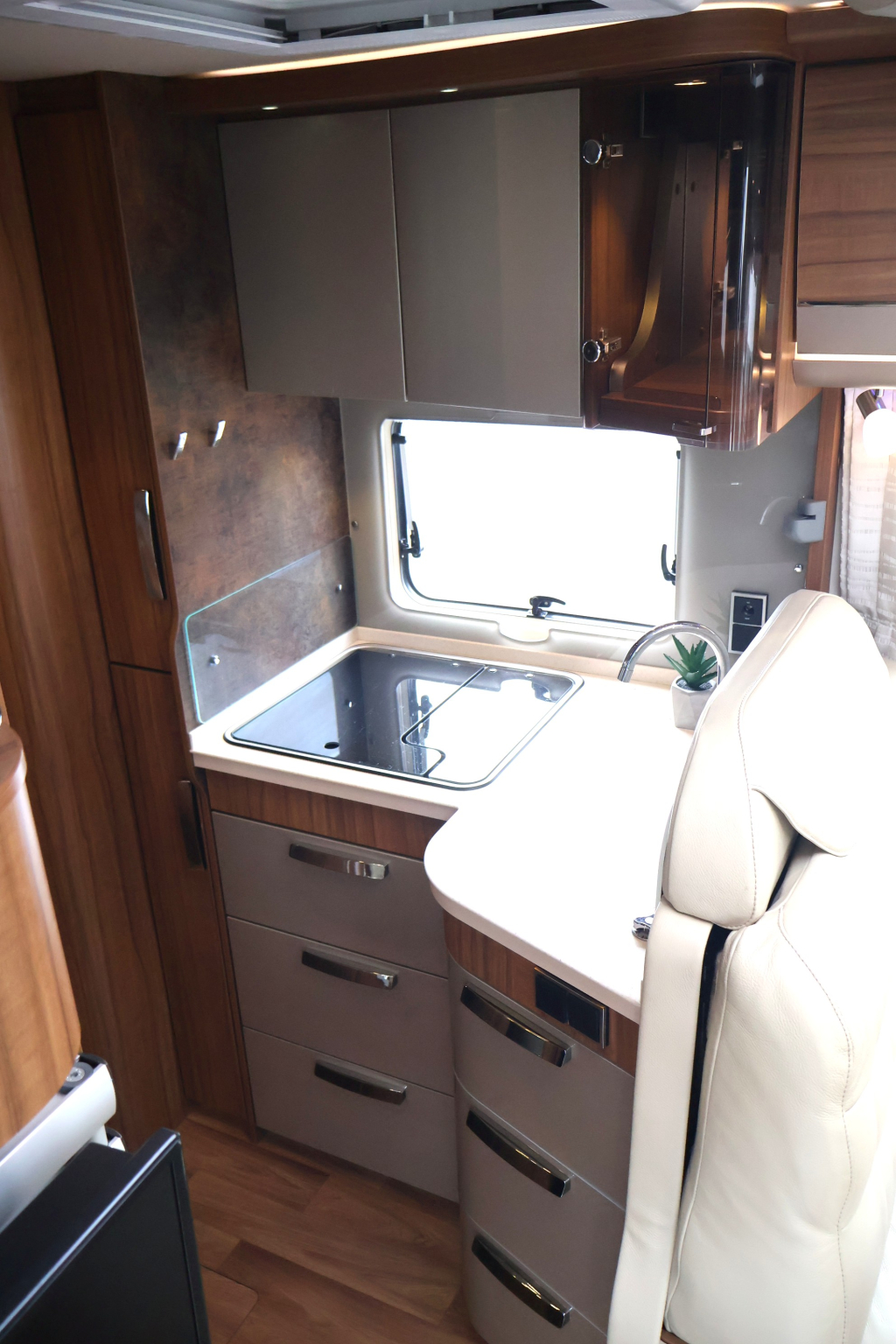 Hymer  B 704 PL Premium Line foto: 11