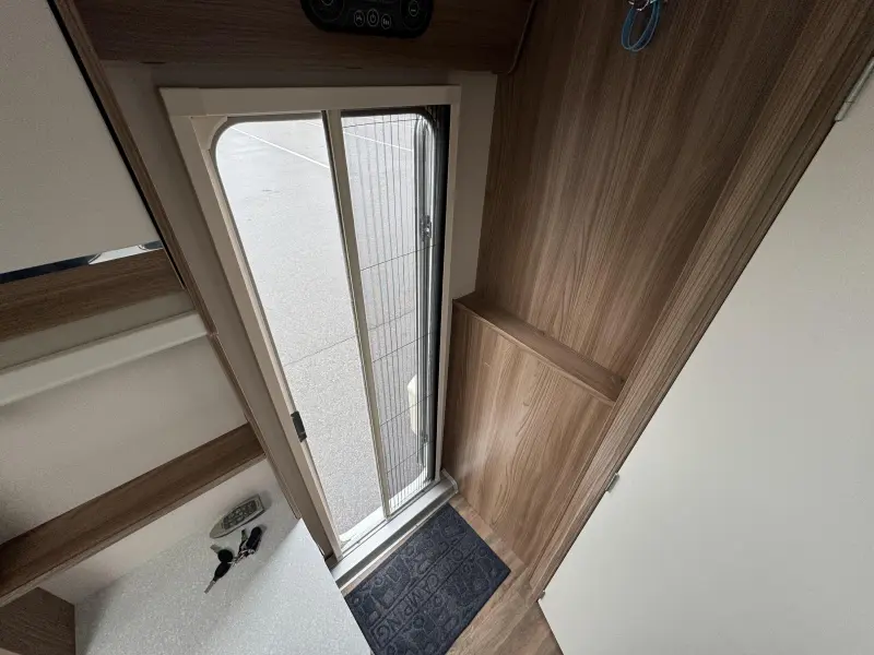 Sprite Mondial 420 SE Mover,awning,shower cabin. photo: 14