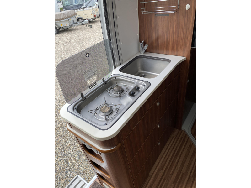 Adria Twin 640 SLX camas longitudinales como nuevo foto: 13