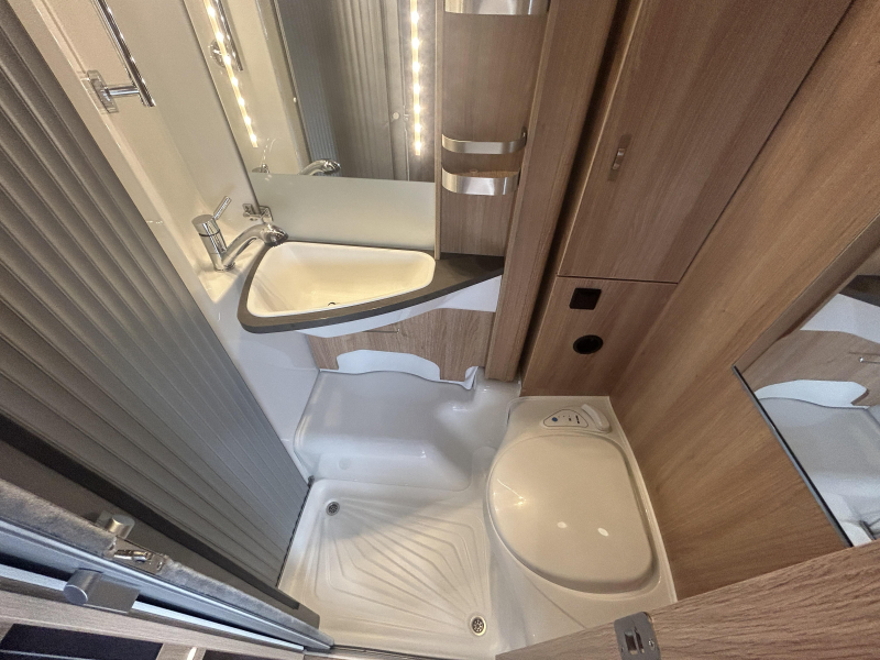 Knaus Sky Wave 60 Years 650 MEG Airco 230V, Zonnepaneel  foto: 14