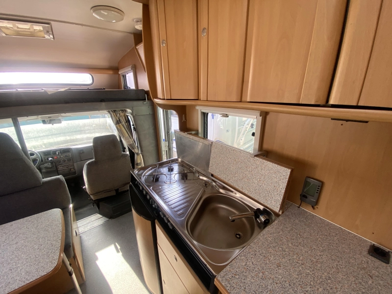Dethleffs Globetrotter 6 PERS Met stapelbed &XXL garage  foto: 24