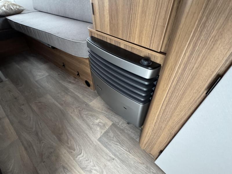 Eriba Touring 420  foto: 8