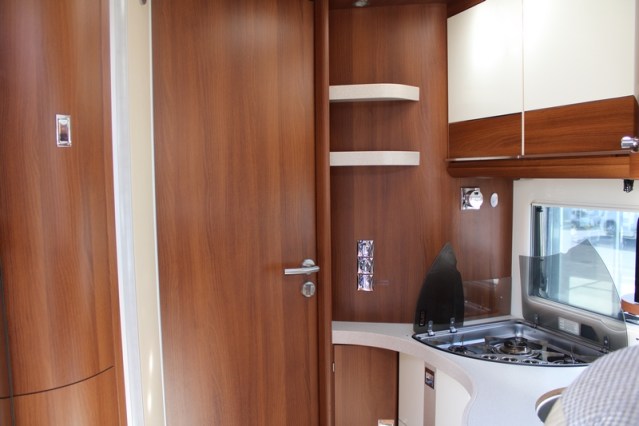 Carthago Chic E Line I 50 Yachting Fiat used 05-2017 automatic transmission Level system (120 photo: 55