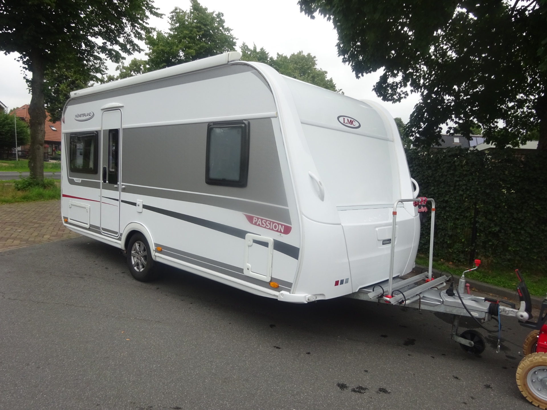 Lmc Passion 470D Met Frans Bed en Rondzit+Mover+Luifel hoofdfoto: 1