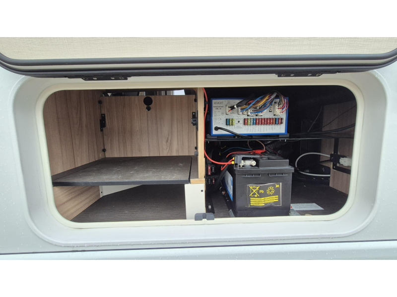 Hymer Exsis-I 588 EX Euro 6 / Lengtebedden  foto: 19
