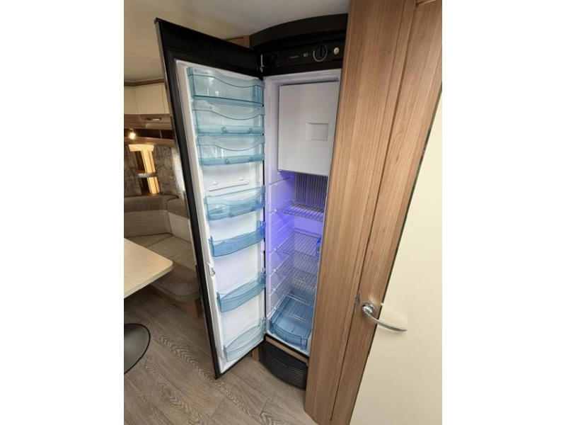 Hobby De Luxe 540 UFF Incl. Mover and Air Conditioning photo: 20