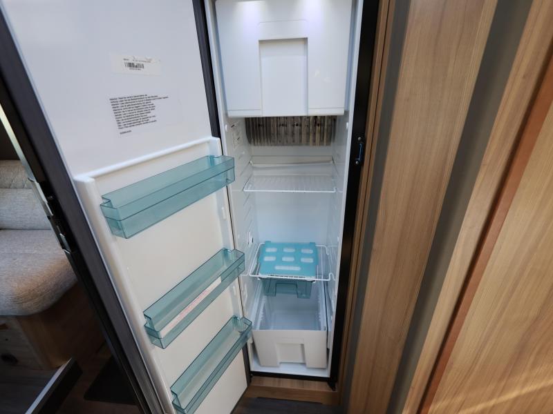 Adria Matrix Newline 670 SC Queensbed + hefbed  foto: 8