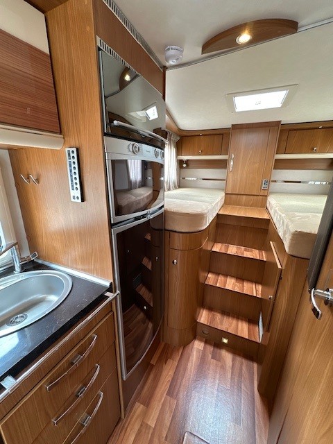 Hymer Mobil B 674 SL, Automaat foto: 5