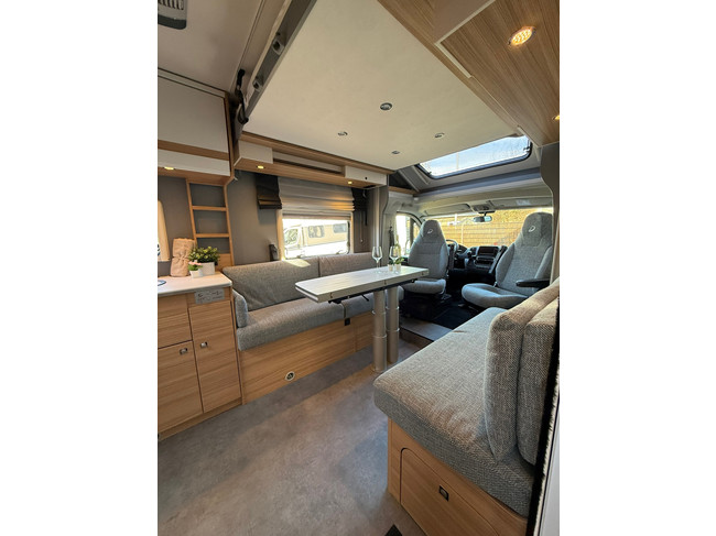 Dethleffs Just T6762 Automaat 9G Hefbed! Ruimtewonder! foto: 12