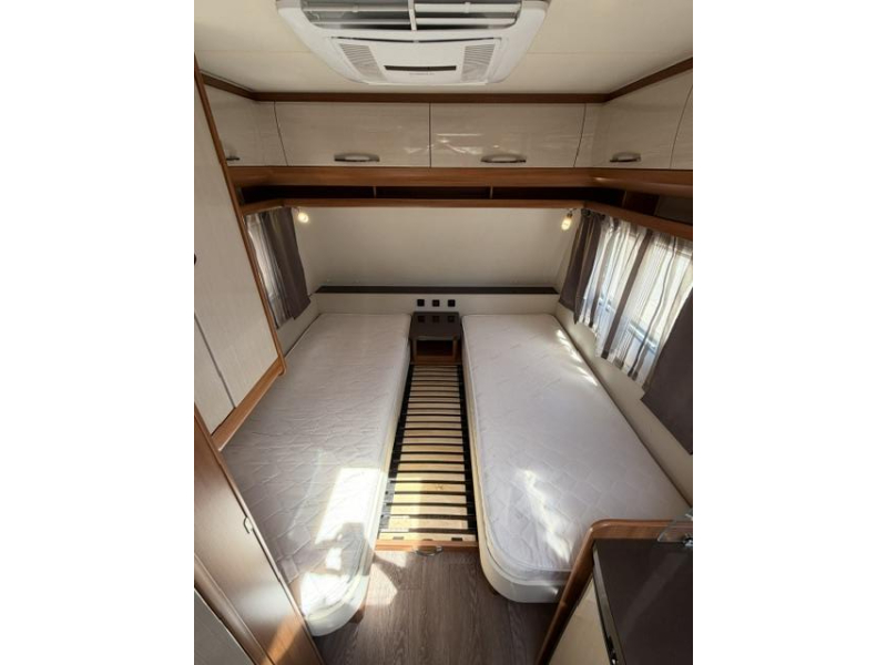 Hobby On Tour 470 UL AIrco Mover Voortent  foto: 17