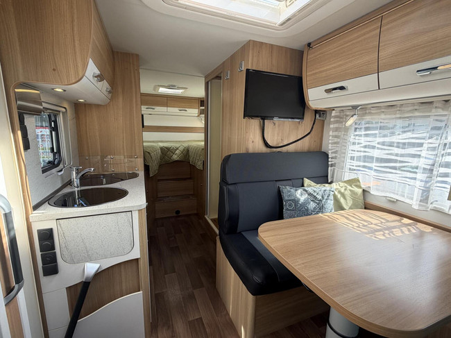 Dethleffs T 6611 Advantage Automatique Lits Jumeaux Panneau Solaire Auvent photo: 11