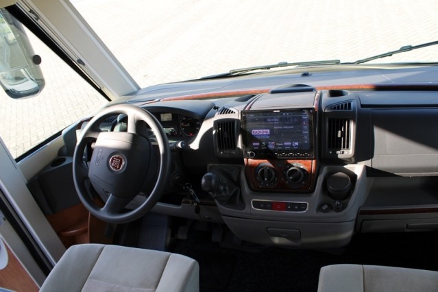 Carthago Chic C Line I 5.0 1e eigenaar Fiat 3.0 liter 160 pk 4250 kg chassis enkele bedden 5 zitplaatsen (122  foto: 19