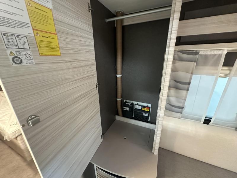 Dethleffs C'Joy 460 LE fietsendrager| ex-verhuur  foto: 12