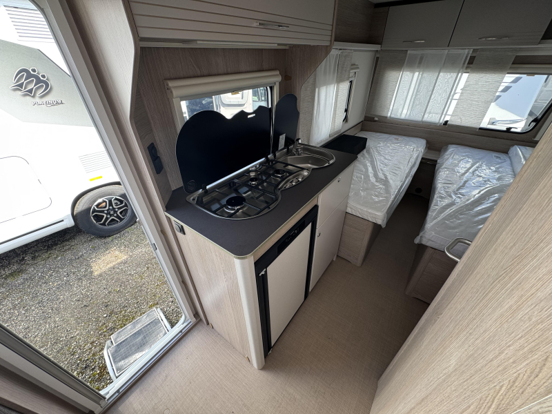 B&uuml;rstner Premio Life 480 TL Mover und Thule Markise Foto: 12
