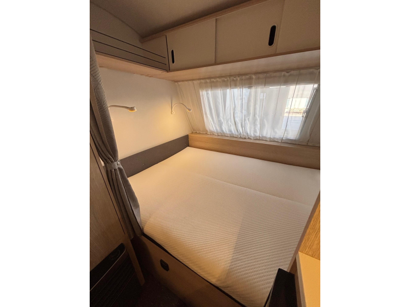 Adria Aviva 400 PS luifel, dwarsbed, 1100kg  foto: 9