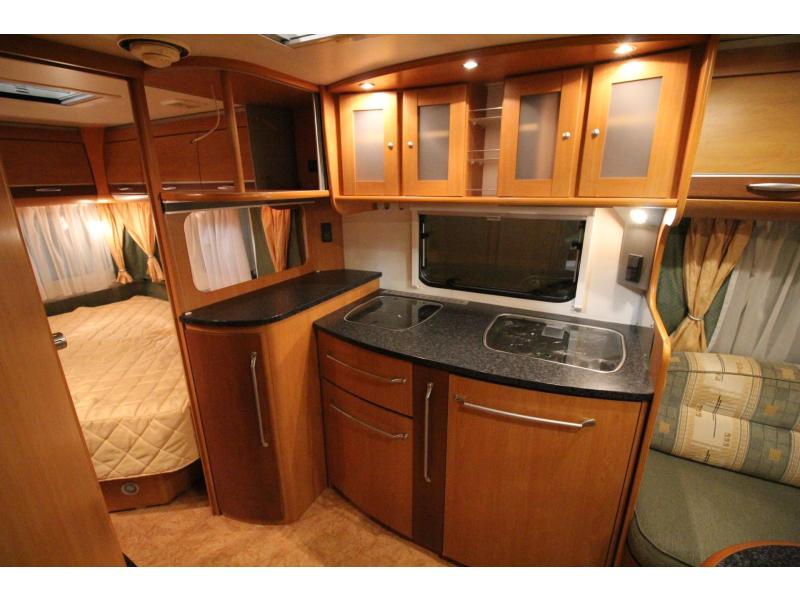 Dethleffs Beduin Emotion 515 DB Mover, Fietsenrek, Luifel  foto: 6