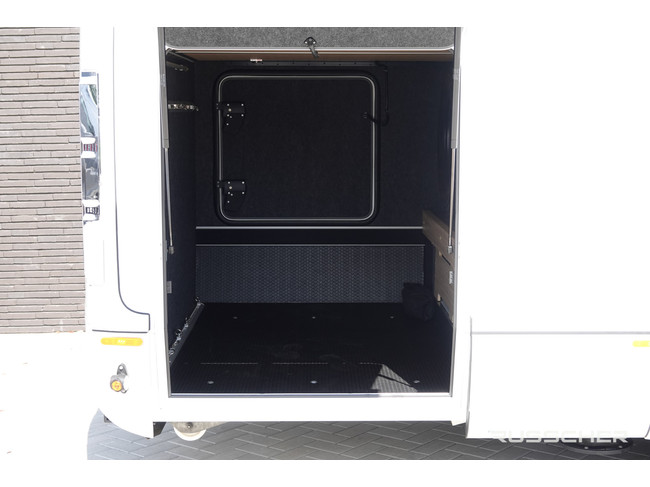 NIESMANN BISCHOFF ARTO 85E 180Pk Aut. | Levelsysteem | Dachklimaanlage | Solarpaneele | Anh&auml;ngerkupplung Foto: 20