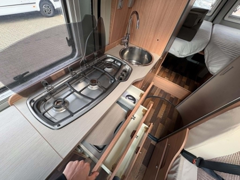 Knaus Boxstar Freeway 630 ME Nivelliersystem mit VB Luft Foto: 8