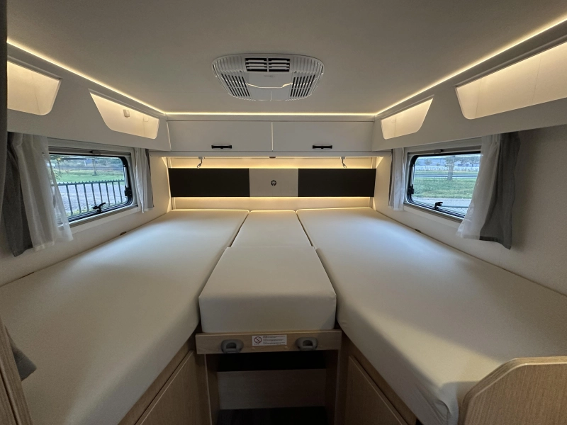 Sunlight T 68 Adventure Edition Dachklimaanlage, Backofen Foto: 18