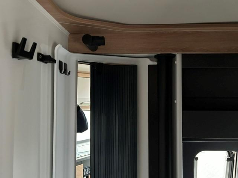 Knaus Boxlife 600ME Platinum Selection met hefdak  foto: 7