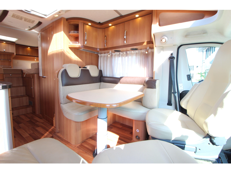 Hymer T 674 Enkele bedden - 2x airco  foto: 14