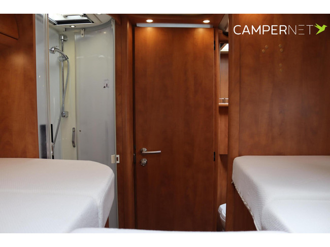 Carthago CHIC C-LINE T 4.9 150cv Multijet | Camas individuales | Inversor | Suspensi&oacute;n neum&aacute;tica | Paneles solares | Toldo | Ducha exterior | Portabicicletas foto: 18