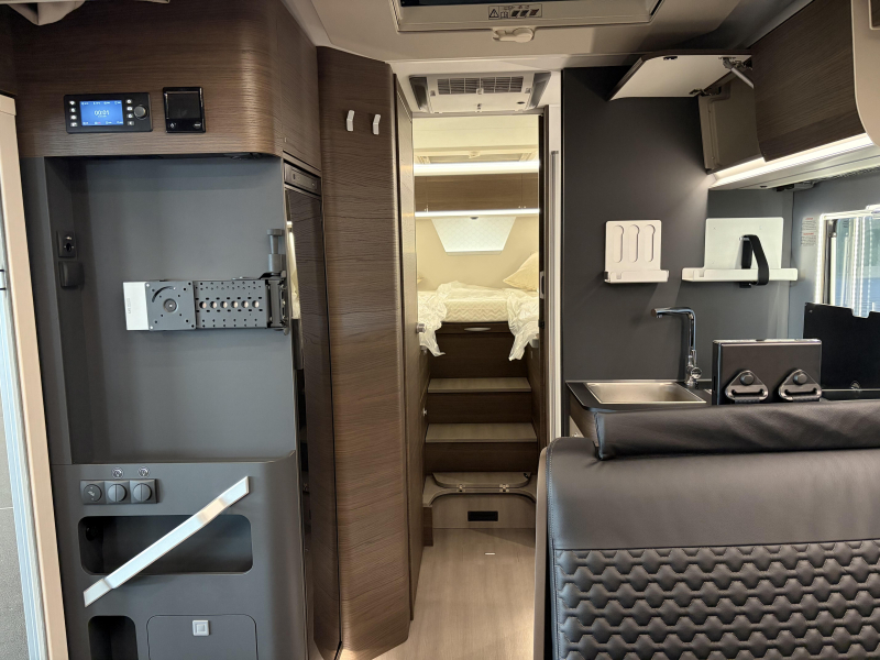 Adria Matrix Supreme MB 670 SL automaat / trekhaak  foto: 18
