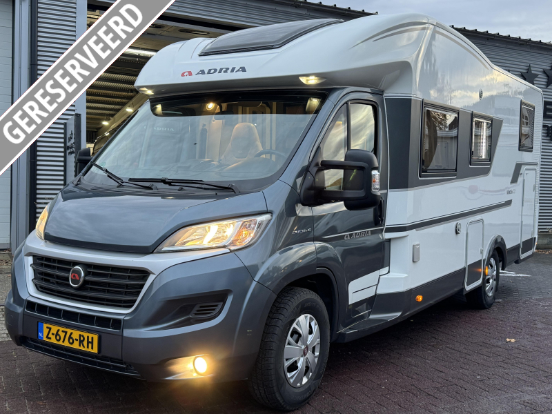 Adria Matrix Plus 670 SL Lengte bedden- Automaat 
