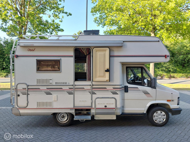 Fiat Ducato 1.9TD Frankia Mobil A520 Autocaravana compacta foto: 7