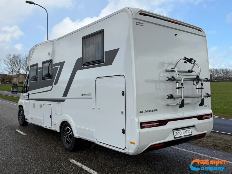 Adria Matrix Plus 670 DL L&auml;ngsbetten / Automatik Foto: 3
