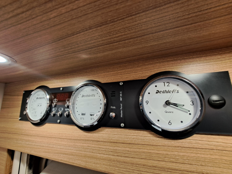 Dethleffs Globebus T 6 Sch&ouml;n kompakt + Kleiderschrank Foto: 12