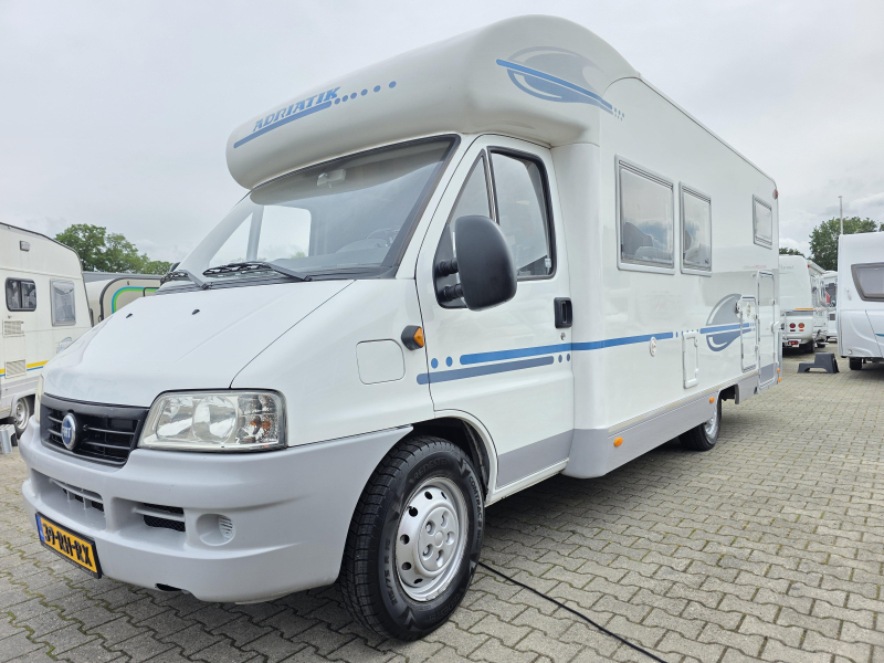 Adria Coral 660 SL Lengtebedden 2.8 AUTOMAAT  foto: 1
