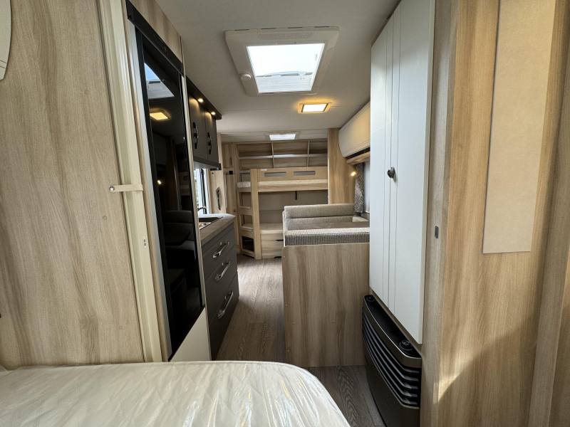 Hobby De Luxe 540 KMFE Stapelbed!  foto: 11