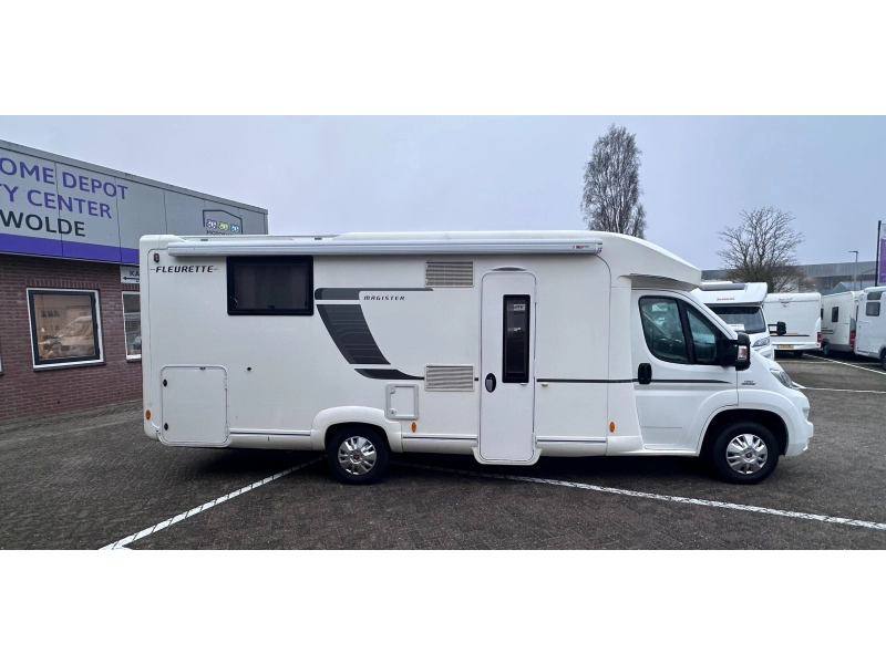 Fleurette Magister 73 LMS slechts 33.500 km  foto: 1