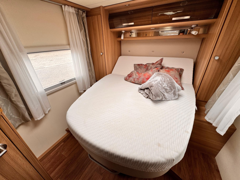 Knaus Sun Ti 700 LX Premium con cama Queen foto: 14