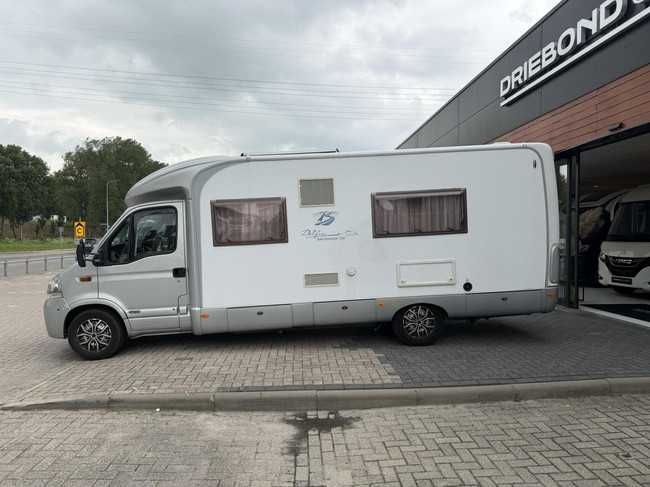 Bürstner Delfin T700 Enkele Bedden Zonnepaneel Luifel Fietsenrek foto: 7