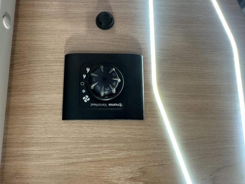 Knaus Sudwind 60 Years 460 EU enkele bedden / voorraam  foto: 15