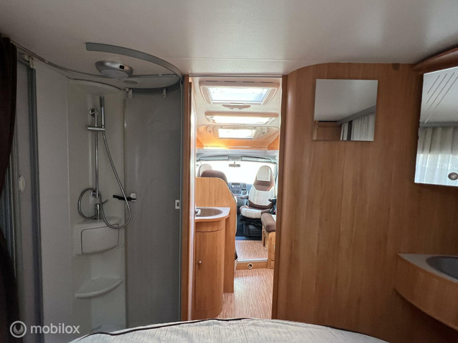 Adria CORAL S 690SP 160PK Queensbed Luifel Zonnepaneel Oven foto: 16