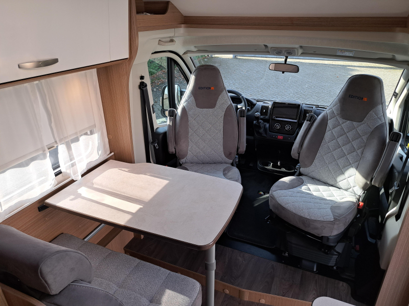 Carado V337 Zenec Nav Airco,Bearlock foto: 7