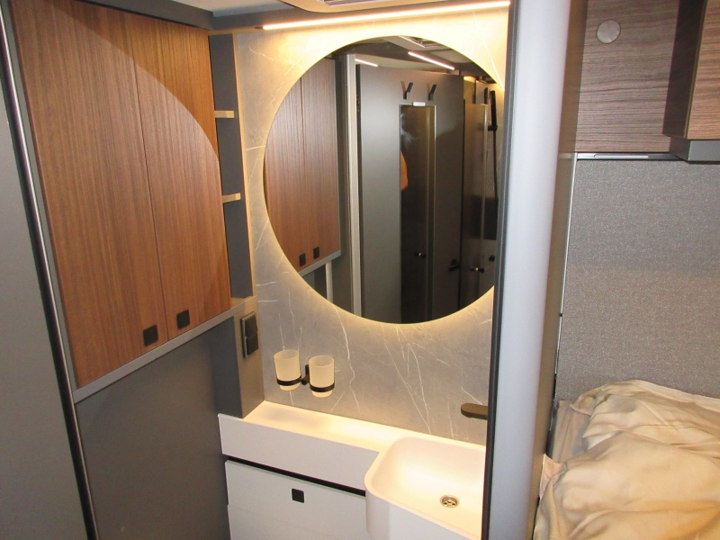 Hymer B-MC I 680 SLC dubbele bodem  foto: 7