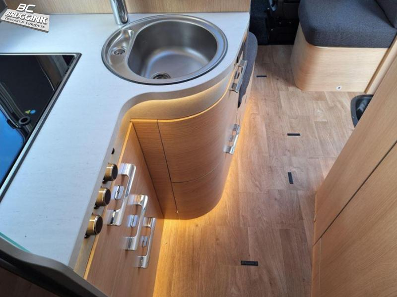Hymer B-MC I 600 ENKELE BEDDEN + HEFBED  foto: 9
