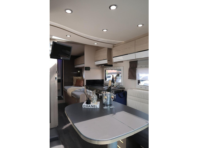Chausson 757 SPECIAL EDITION | KEURIGE STAAT | 2X ZONNEPANEEL | 150PK | luchtvering foto: 2