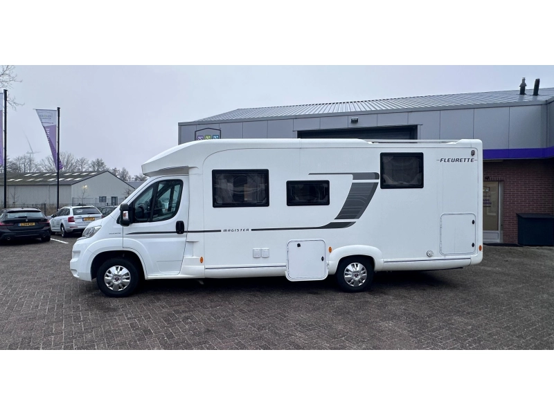 Fleurette Magister 73 LMS slechts 33.500 km  foto: 3