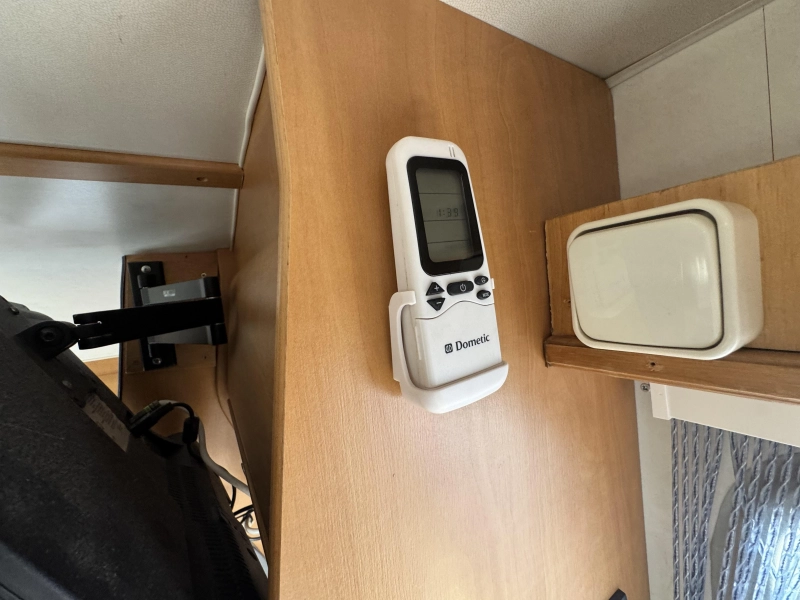 Dethleffs Globetrotter Cama francesa Aire acondicionado dinette foto: 28