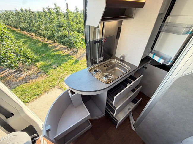 Pössl Summit Shine 640 R Automaat 180PK Vol Opties! Adaptieve Cruise Control/Trekhaak/Carplay/Luifel/Multiroof/MAXI CH./(Globecar) foto: 8